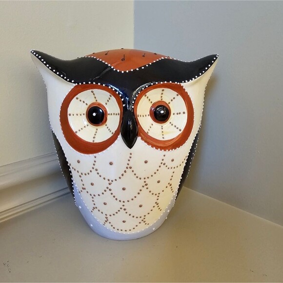 Ceramic Owl Figurine 9", 8"W. Pale Yellow, Black, Burnt Orange & Gray - Picture 1 of 4